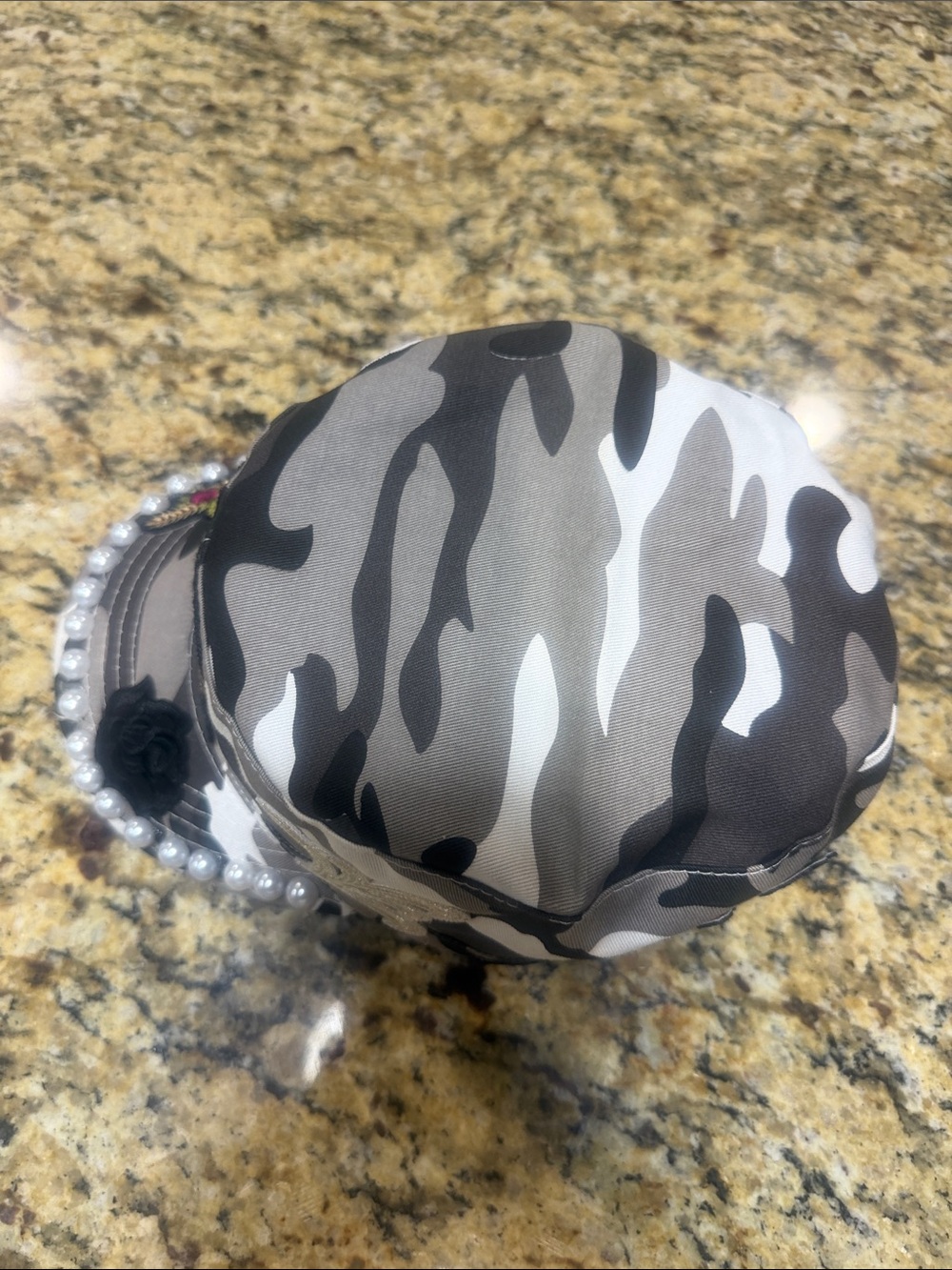 Gucci Gray Camo Embroidered Pearl-Trim Military Cap - Picture 5 of 5
